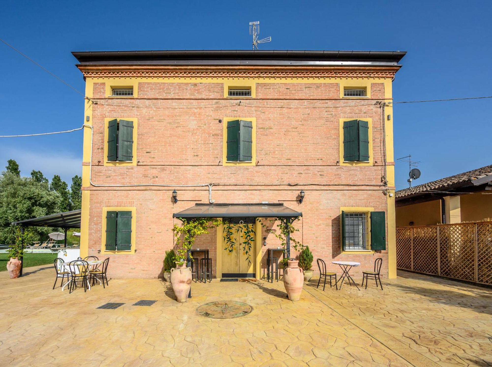 La Casa Di Valeria - Modena Panzió Kültér fotó