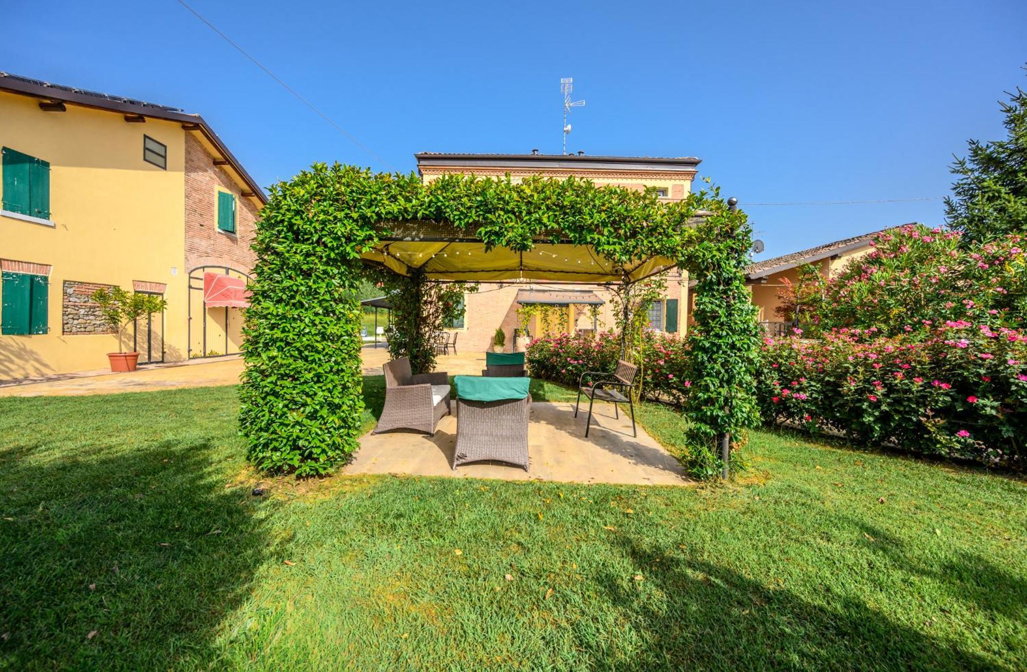 La Casa Di Valeria - Modena Panzió Kültér fotó