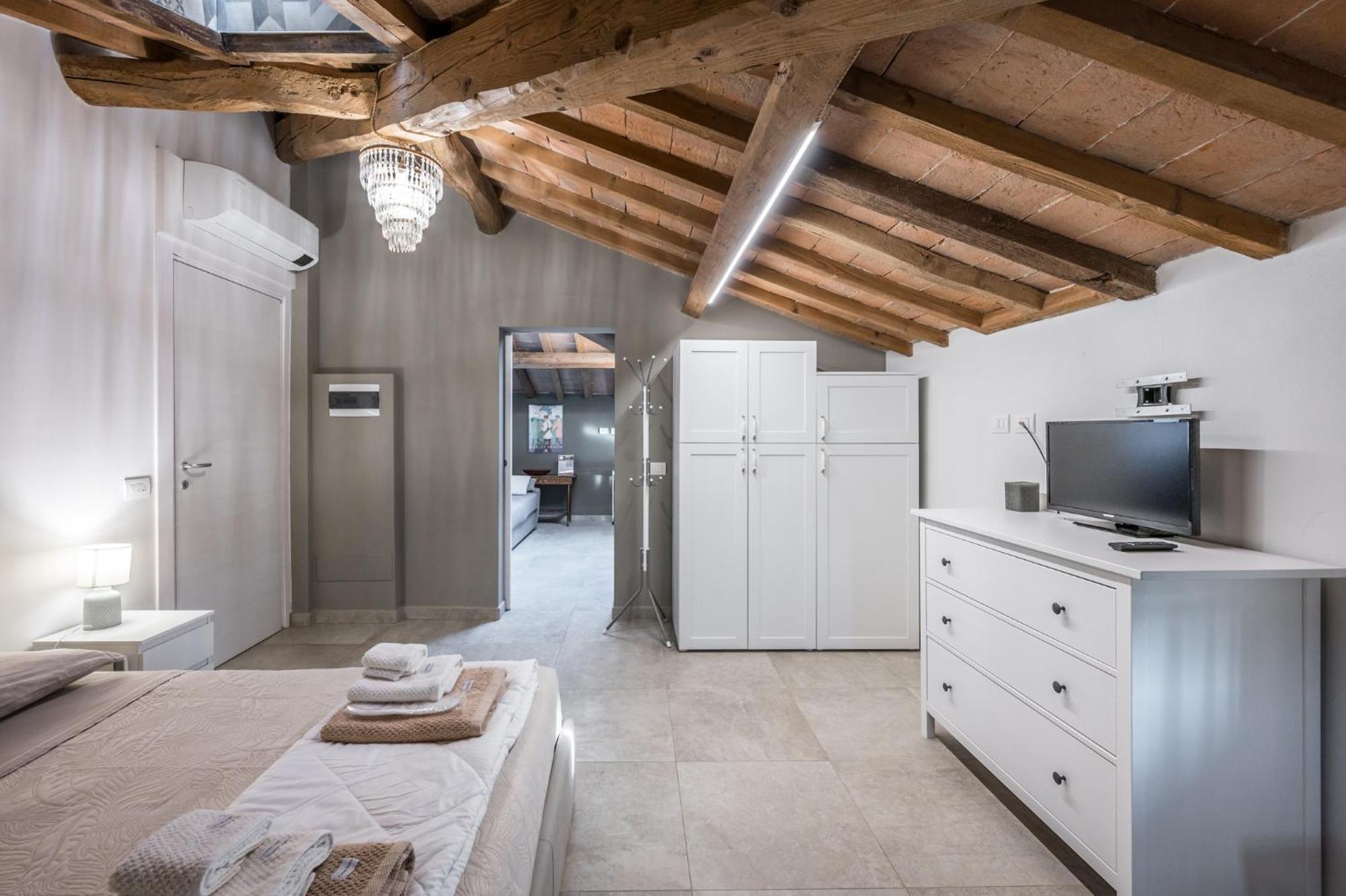 La Casa Di Valeria - Modena Panzió Kültér fotó